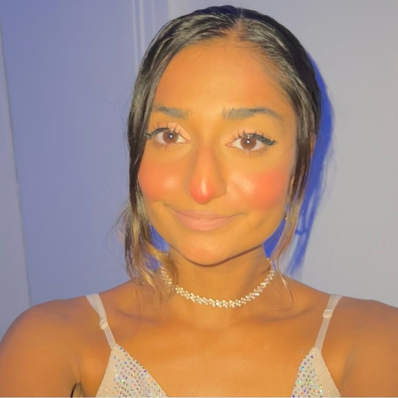 Meet your Posher, Charu - Picture 1 of 2